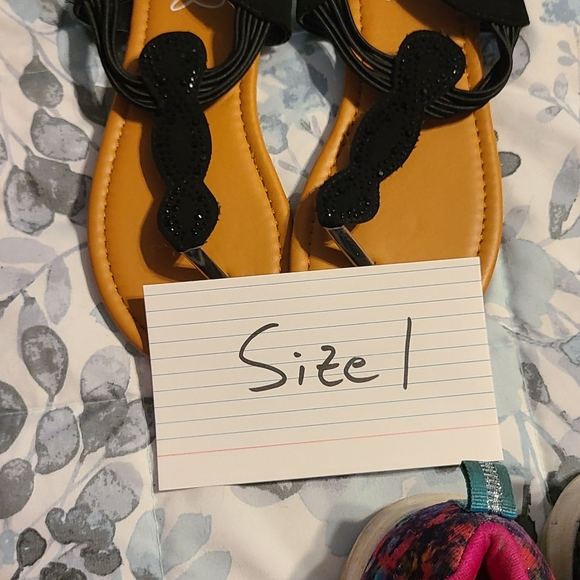 Girls shoes - Picture 3 of 8